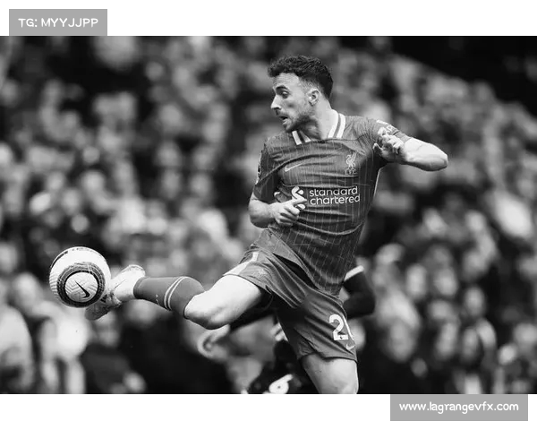 波尔图与马竞赛前致敬若塔兄弟 纪念两队曾效力的传奇球员